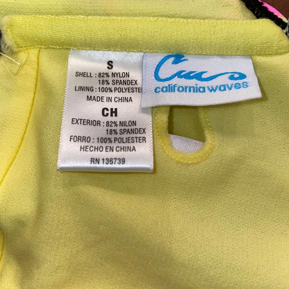 California Waves Juniors' Gerber Daisy Knotted Cutout One-Piece Swimsuit Small - Picture 10 of 10